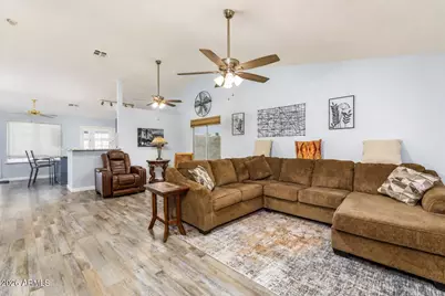 824 W 15th Avenue, Apache Junction, AZ 85120 - Photo 2