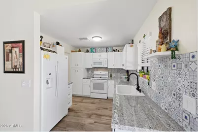 3182 W Williams Drive, Phoenix, AZ 85027 - Photo 2