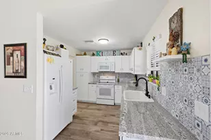 3182 W Williams Dr, Phoenix, AZ 85027 - Photo 2