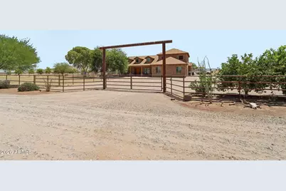 18043 W Malone Place, Casa Grande, AZ 85193 - Photo 2