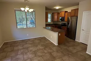 4388 E Selena Dr, Phoenix, AZ 85050 - Photo 4