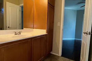 4388 E Selena Dr, Phoenix, AZ 85050 - Photo 8