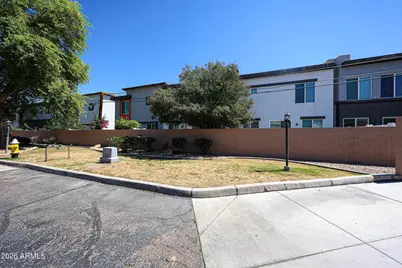 3221 N 37th Street #32, Phoenix, AZ 85018 - Photo 1