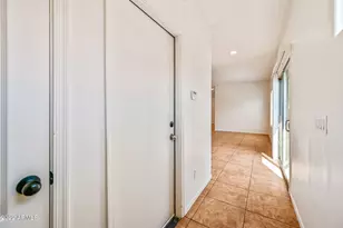 8917 N 4th St, Phoenix, AZ 85020 - Photo 2