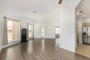 5206 E Half Moon Dr, Phoenix, AZ 85044 - Photo 6