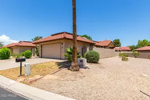 5206 E Half Moon Dr, Phoenix, AZ 85044 - Photo 2