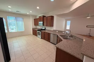 25549 N 104th Dr, Peoria, AZ 85383 - Photo 10