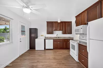 1711 S Roberts Road, Tempe, AZ 85281 - Photo 8
