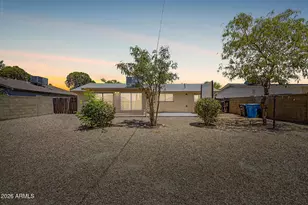 3235 W Country Gables Dr, Phoenix, AZ 85053 - Photo 20