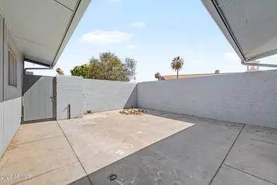 10635 W Highwood Lane, Sun City, AZ 85373 - Photo 24