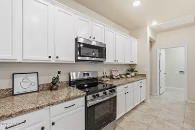 8016 S 42nd Lane, Laveen, AZ 85339 - Photo 14