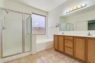 1814 E Fawn Dr, Phoenix, AZ 85042 - Photo 12