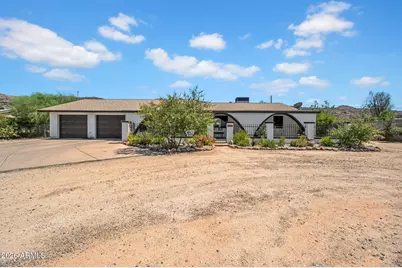 2621 E South Mountain Avenue, Phoenix, AZ 85042 - Photo 1