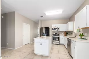 2926 W Kowalsky Ln, Phoenix, AZ 85041 - Photo 16
