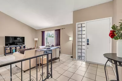 752 W Posada Avenue, Mesa, AZ 85210 - Photo 2