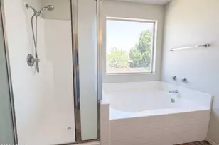 10860 W Lone Cactus Dr, Peoria, AZ 85373 - Photo 18