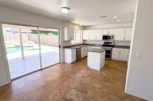 10860 W Lone Cactus Dr, Peoria, AZ 85373 - Photo 2