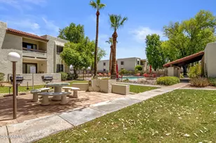 10444 N 69th St, Paradise Valley, AZ 85253 - Photo 24