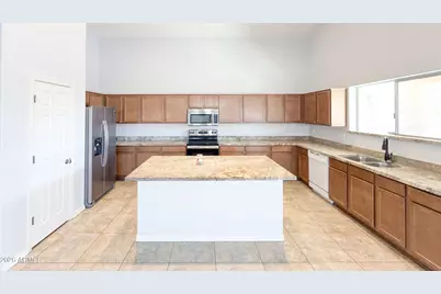 7320 S 15th Drive, Phoenix, AZ 85041 - Photo 12