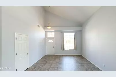 7320 S 15th Drive, Phoenix, AZ 85041 - Photo 10
