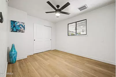 2141 W Laurel Lane, Phoenix, AZ 85029 - Photo 8