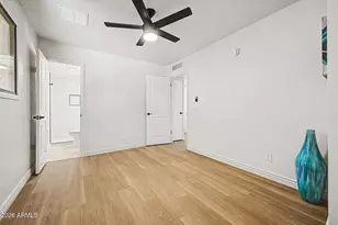 2141 W Laurel Ln, Phoenix, AZ 85029 - Photo 8