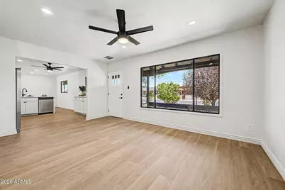 2141 W Laurel Lane, Phoenix, AZ 85029 - Photo 6