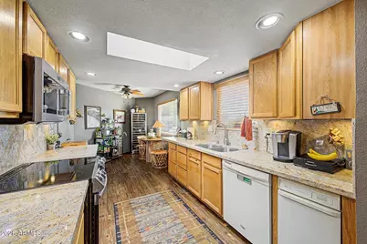 10189 W Pineaire Drive, Sun City, AZ 85351 - Photo 8