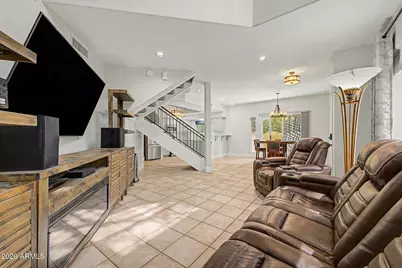10228 N 12th Place #1, Phoenix, AZ 85020 - Photo 4