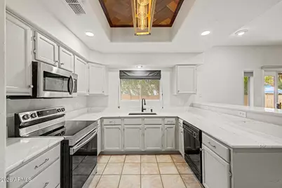 10228 N 12th Place #1, Phoenix, AZ 85020 - Photo 12