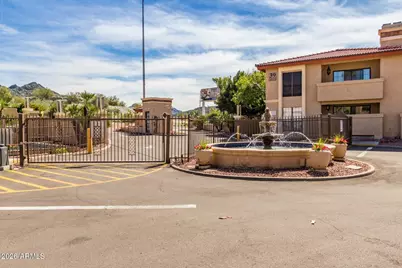 10228 N 12th Place #1, Phoenix, AZ 85020 - Photo 38