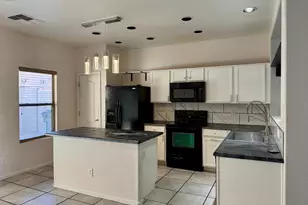 18530 W Legend Dr, Surprise, AZ 85374 - Photo 4
