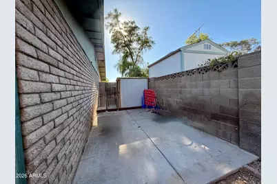 16401 N 37th Place, Phoenix, AZ 85032 - Photo 12