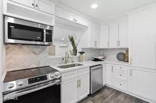 2266 E Willis Rd, Gilbert, AZ 85297 - Photo 14