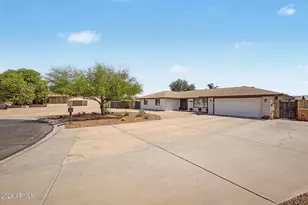 8767 W Villa Hermosa, Peoria, AZ 85383 - Photo 2