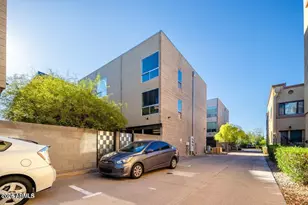 537 E Willetta St, Phoenix, AZ 85004 - Photo 2