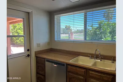 10624 W Griswold Road, Peoria, AZ 85345 - Photo 10