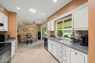 9618 W Long Hills Dr, Sun City, AZ 85351 - Photo 10