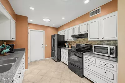 9618 W Long Hills Drive, Sun City, AZ 85351 - Photo 8
