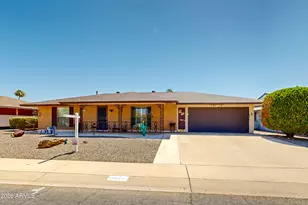 10821 W Roundelay Cir, Sun City, AZ 85351 - Photo 12