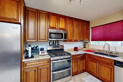 10821 W Roundelay Circle, Sun City, AZ 85351 - Photo 2