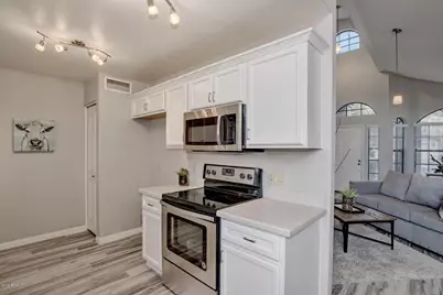 4435 E Amberwood Drive, Phoenix, AZ 85048 - Photo 2