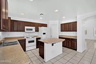 7823 S 48th Lane, Laveen, AZ 85339 - Photo 8
