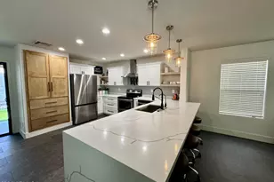 18546 W Legend Dr, Surprise, AZ 85374 - Photo 2