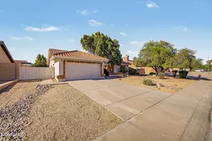 7810 W Bloomfield Rd, Peoria, AZ 85381 - Photo 2