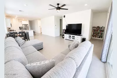 17318 W Sunnyslope Lane, Waddell, AZ 85355 - Photo 4