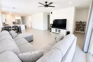 17318 W Sunnyslope Ln, Waddell, AZ 85355 - Photo 4