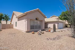 4139 E Siesta Ln, Phoenix, AZ 85050 - Photo 2