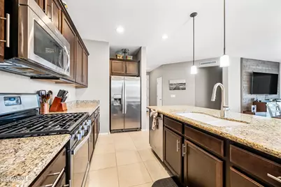 12118 W Hide Trail, Peoria, AZ 85383 - Photo 14