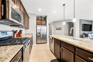 12118 W Hide Trail, Peoria, AZ 85383 - Photo 14